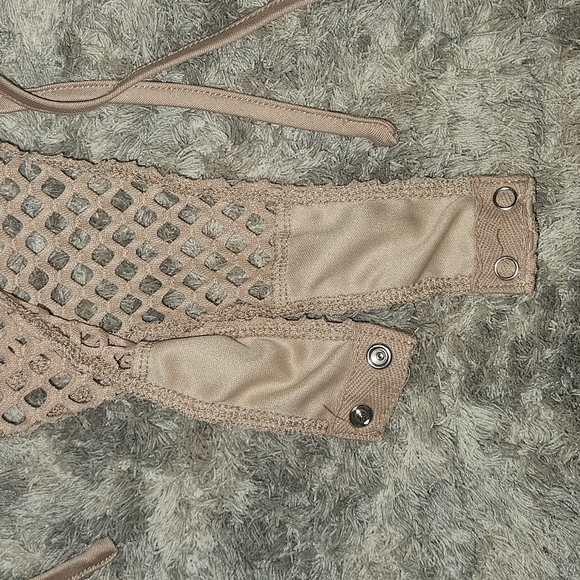 NEW Forever 21 Tan Mesh Fishnet Style Long Sleeve Bodysuit - Picture 3 of 6